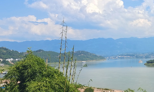 朗乡玉兔仙潭风景区(北门)