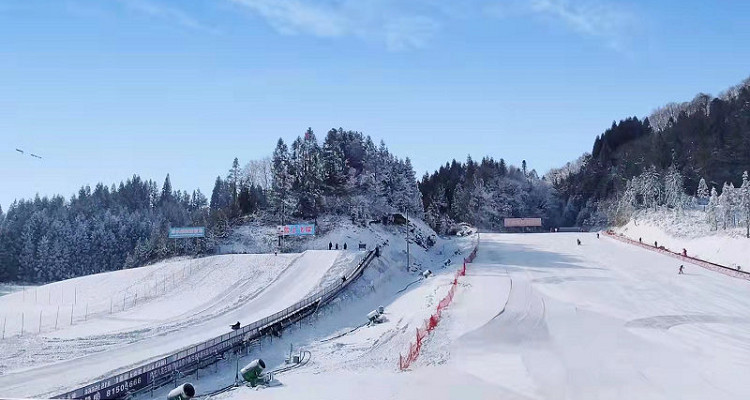 石柱天山国际滑雪场