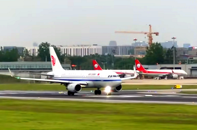 頓巴斯航空公司