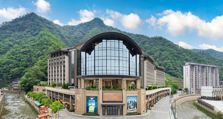 神農(nóng)架康帝君蘭酒店
