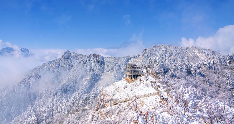 西嶺雪山